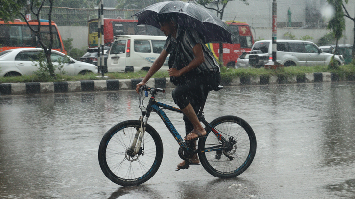 Rains lash parts of BD, bring much-needed respite from heatwave Rains lash parts of BD, bring much-needed respite from heatwave