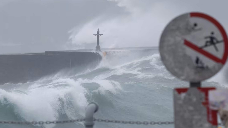 Cargo ship sinks off Taiwan, 9 sailors abandon ship Cargo ship sinks off Taiwan, 9 sailors abandon ship
