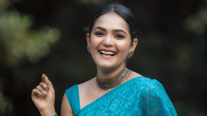 ফুসফুসে সংক্রমণ নিয়ে হাসপাতালে উপস্থাপিকা মৌ ফুসফুসে সংক্রমণ নিয়ে হাসপাতালে উপস্থাপিকা মৌ